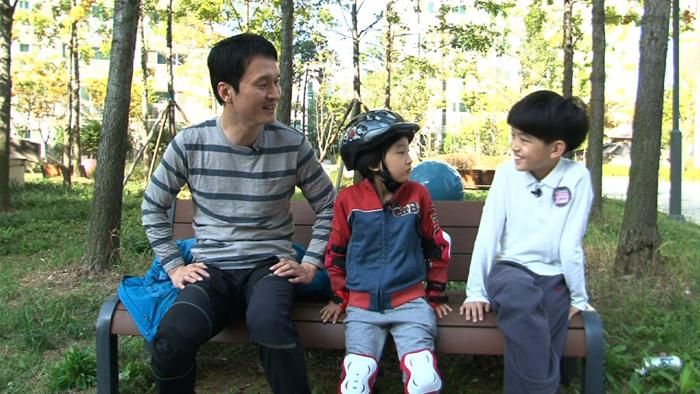 #JangHyunSung Gives Updates on How His Sons Are Doing after Leaving “#ReturnofSuperman'
soompi.com/2015/03/03/jan…