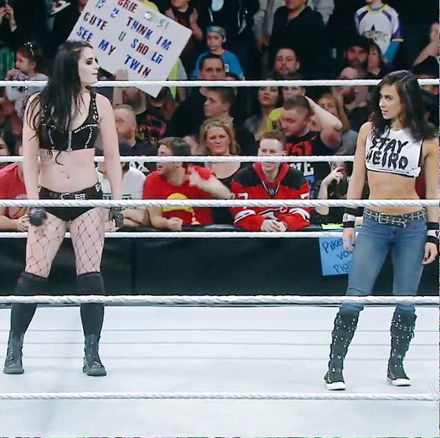 DevilsDuplicate's tweet image. Sersi (Pale version, of course) and Harley Quinn. #StayWeird