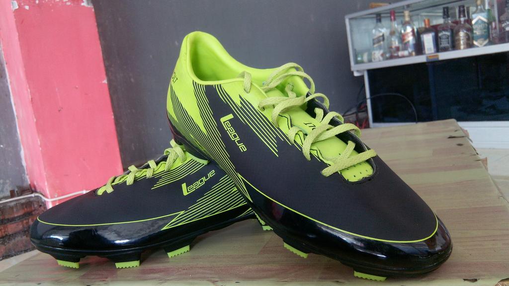 Promo Merk League. Size 42. Djual Rp. 180 K. <a href="/eno_p31/">enoprasetyo</a> <a href="/JCI_Madiun/">JCI Chapter Madiun</a> @AIS_MAD <a href="/AsliMadiun/">IG: Asl1Madiun</a>. Siapa cepet dy dpt. Xixi