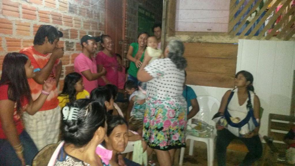 UciaAna's tweet photo. Gracias a las Mujeres Amazónicas del barrio #Evo Morales. No las defraudare #Elecciones2015 http://t.co/jvFhmKt9wW