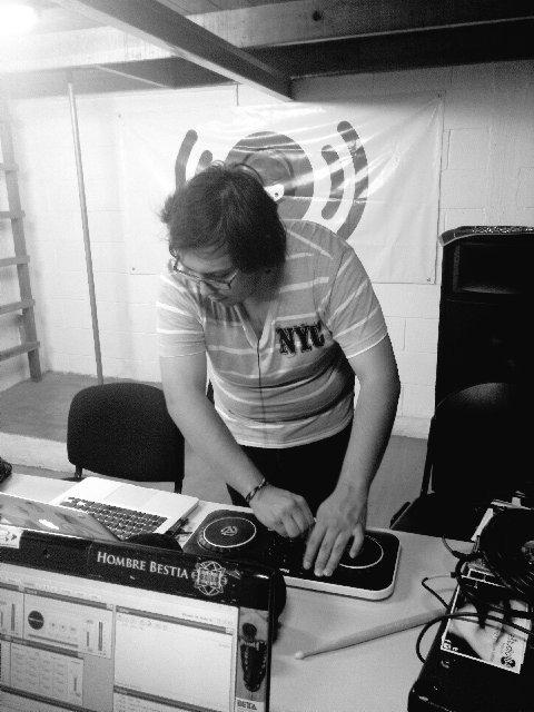 ExpansionRadial's tweet photo. Seguimos al aire en #DropShow con @AcidnessItself por http://t.co/a1vejxiX2R http://t.co/A3BGo0DDJe