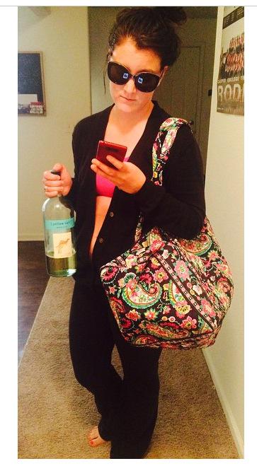 BaileyNesmith's tweet photo. I'm always confused on if I have a roommate or my own paparazzi ..either way I just adore @tmsmock π·π― #basictothebone http://t.co/01JfLpvWbw