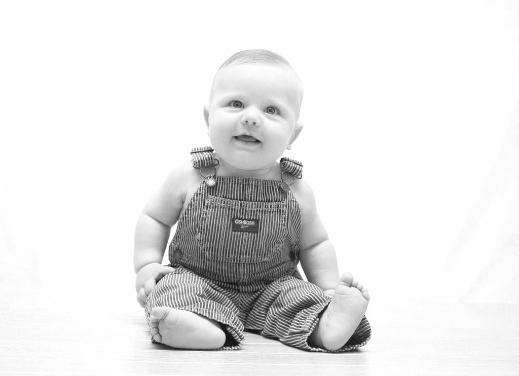 Whitney_Earl's tweet photo. @OshKoshBgosh  Meet Henry Phillips, the adorable new face of #Oshkosh 👶 @KhillipsPevin http://t.co/pjuI5aLlVK