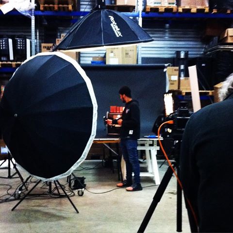 preparing for the big deal <a href="/FotograafRogier/">Rogier Bos fotograaf</a>  #photoshoot #koffiemax #mooiproject