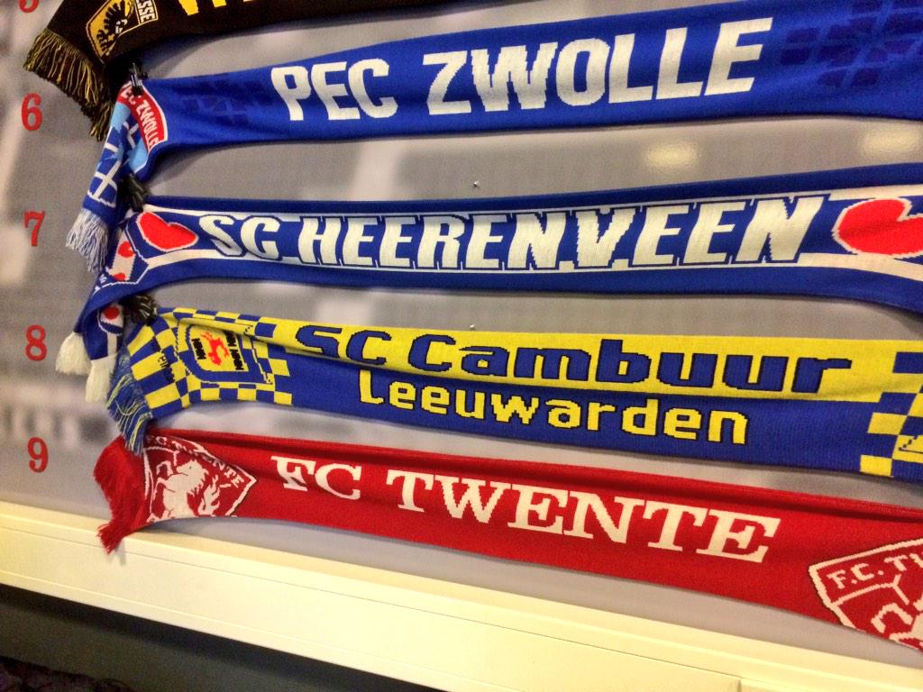 PaulSchabbink's tweet photo. Straks persmoment #FCTwente over financiële malaise. De sjaaltjes zijn al verhangen: #rtvoost is er live bij. http://t.co/BUmeGJjXE3