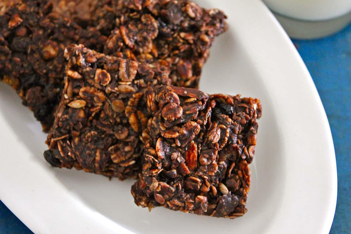 archanaskitchen's tweet photo. #ExamSnacks- Make wholesome energy bars for your kids to snack healthy during the exams. http://t.co/BH9tX8FMEQ http://t.co/wrH30GiROB