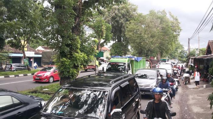 Jogja Oh Jogja, Macetnya Semakin Terasa

jogja.tribunnews.com/2015/03/04/jog…