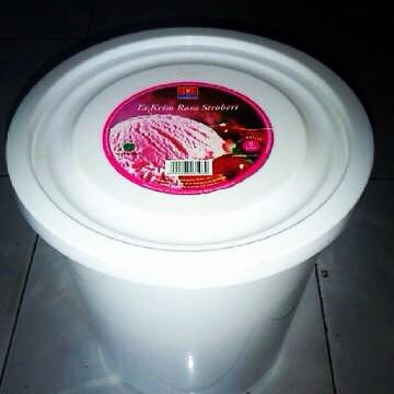 Open order, ice cream diamond 8 liter dengan 3 rasa (vanilla,coklat,stroberry). Delivery tiap senin &amp; kamis sore yaa