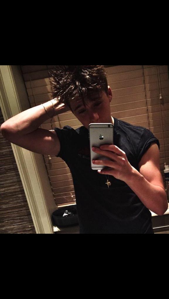 Happy birthday brooklyn beckham     