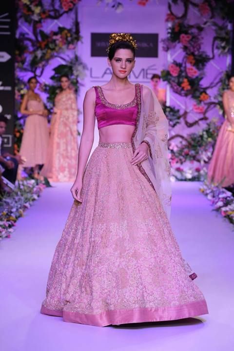 SunneyRajput's tweet photo. Best Indian Dress to Wear at Your #Sangeet
http://t.co/sqx6mszzvP
#BiWi #indiandress #shaadi #indianweddings #rishtey http://t.co/ChHe1T4sFK