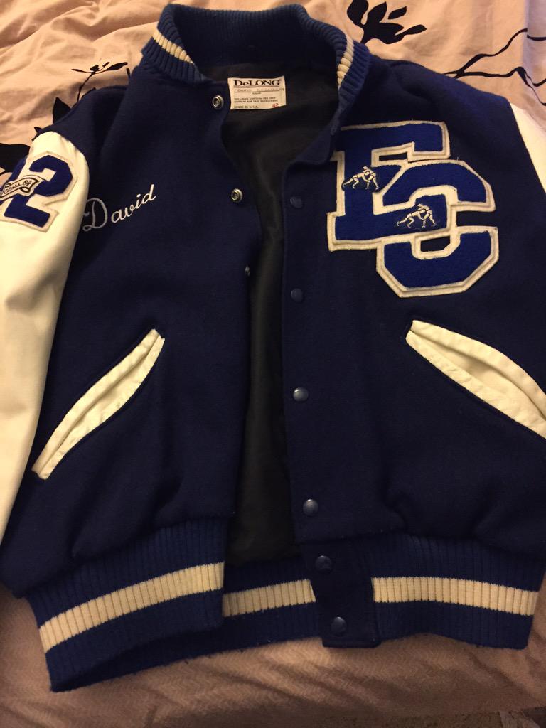 DavidDbosshart's tweet photo. High school jacket http://t.co/SgNhAOtFcE