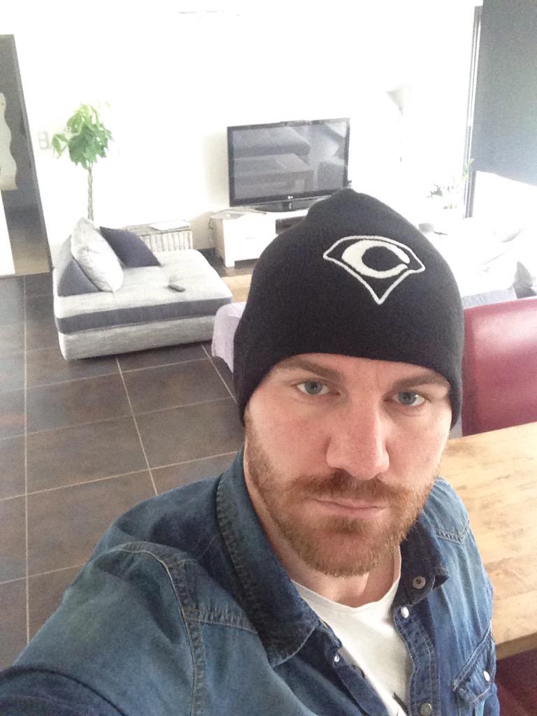 BealCedricrugby's tweet photo. Avec mon bonnet @CAMINATOR_JRH merci @Sportif_JRH serie limitée #avoscommandes http://t.co/E0YkRbS9vy