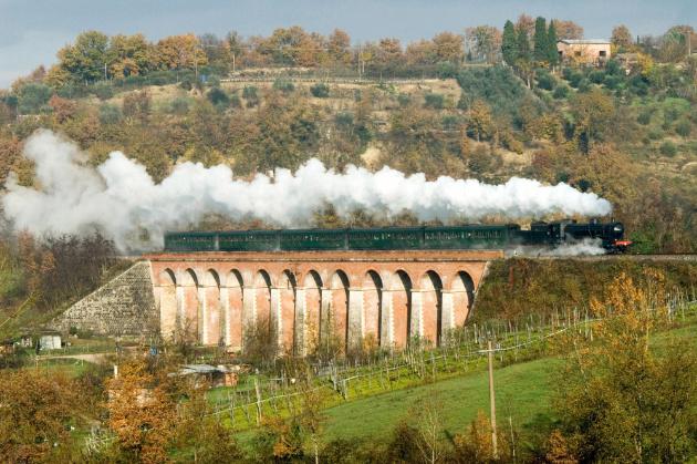 #TrenoNatura, scoprire lentamente le bellezze di #Siena a #primavera goo.gl/b7hosd