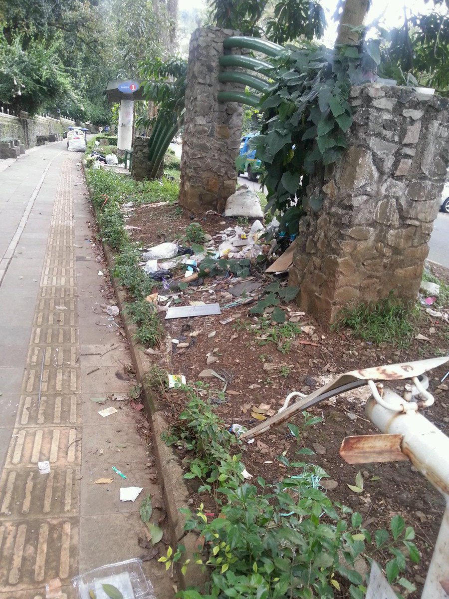 Nuhun informasinya <a href="/diahjepe/">Diah Rahmatia</a>: <a href="/ITB1920/">ITB1920</a> <a href="/PDKEBERSIHAN/">PD.Kebersihan.Bdg</a> <a href="/dbmpkotabdg/">DBMP Bandung</a> Jalan ganeca  cc: <a href="/ganeshahijauITB/">Eco Campus ITB</a> <a href="/LebakSiliwangi/">Kelurahan Lebak Siliwangi</a>