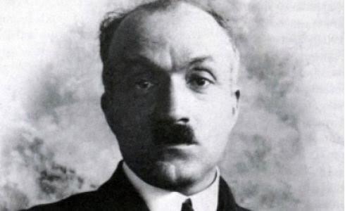Kitapcumlelerii's tweet photo. Oysa ne çok cümlem vardı benim. Her şeye inat, yüreğimi ısıtan ne çok hayal..

Ahmet Haşim http://t.co/phwvlNHRnm