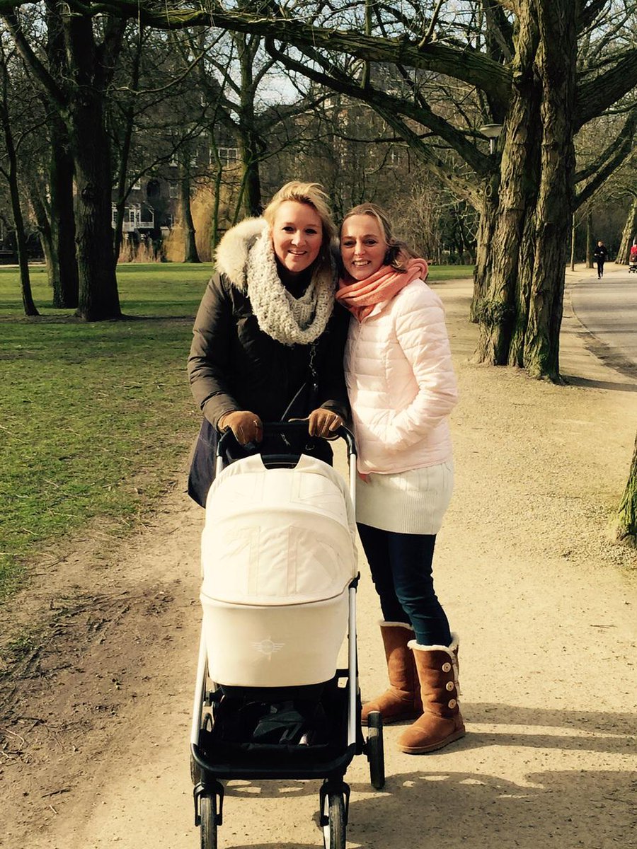 Another happy mum, dank Lara en heel erg veel geluk met Juliette en jullie stoere MINI kinderwagen. <a href="/EasywalkerNL/">Easywalker</a>