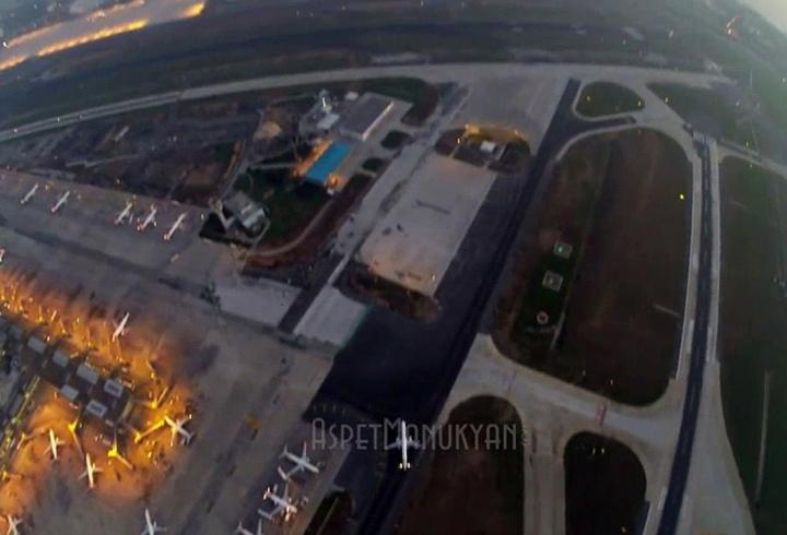 cnnturk's tweet photo. Atatürk Havalimanı'nda drone uçuran gence dava açıldı http://t.co/Jg09HATp6H http://t.co/iWO5FbuPbU