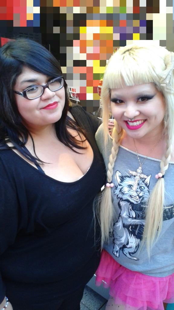ms_gomezh's tweet image. Met #AmyDoan at my job the other day♡ She's so nice! #Shrinkle #SugarpillCosmetics :)
