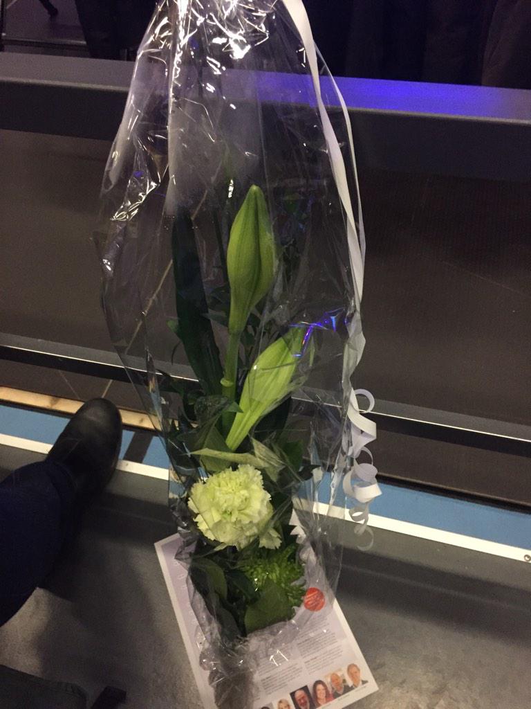 uf_halland's tweet image. Det lönar sig o va först! Tack för fin blomma! #naringslivetfbg