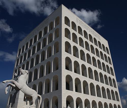 degioanni's tweet photo. Étrange ce projet d'Antonini-Darmon, dans sa ressemblance avec le Palais de la Civilisation d'EUR 42... http://t.co/o40Ojzfm4y