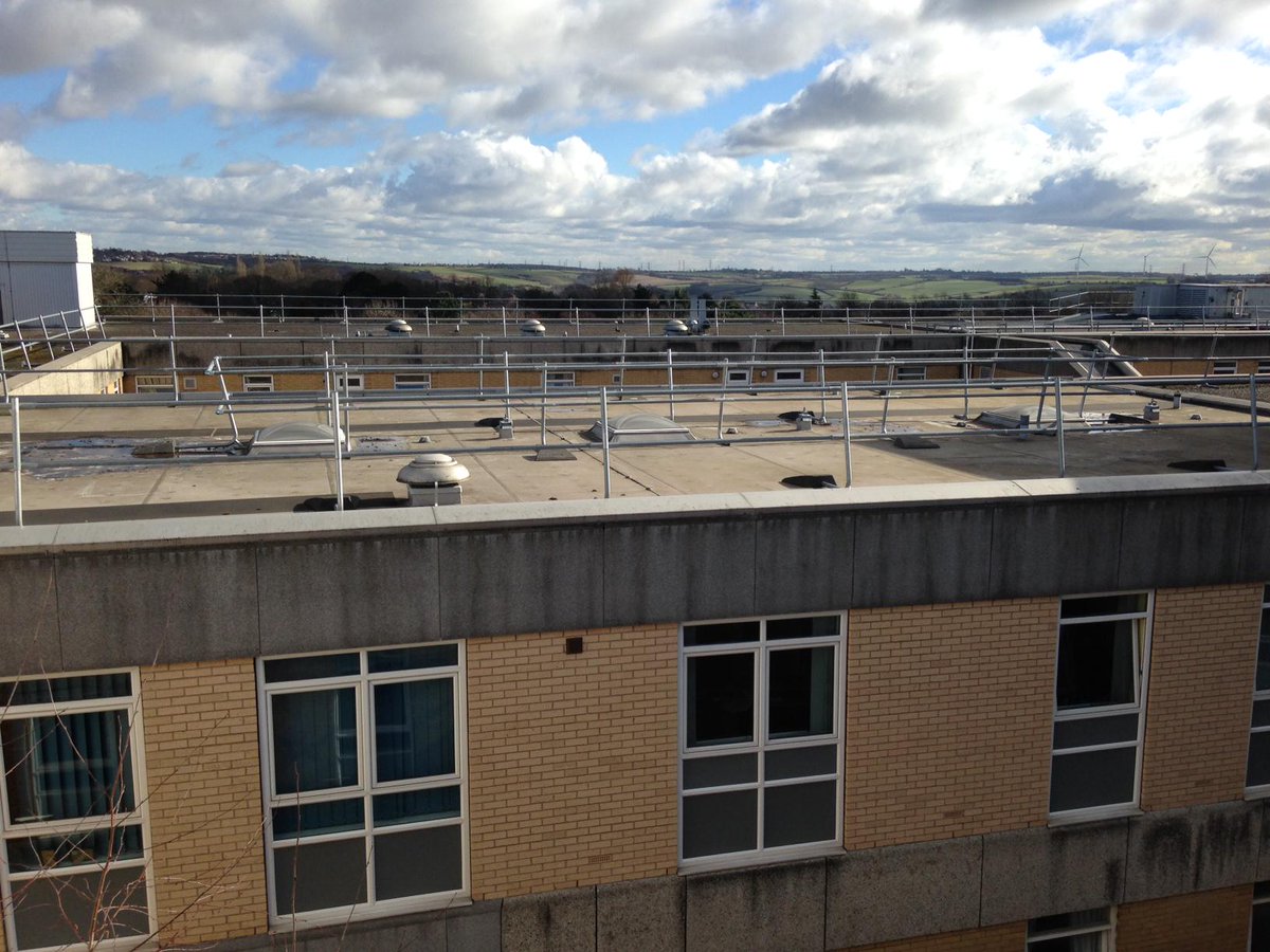 Roofco_'s tweet photo. #Roofco #Rhinorail #Guardrail #HealthandSafety #WorkingFromHeights #Safety #EdgeProtection #Freestanding http://t.co/T6XrNxqmXO