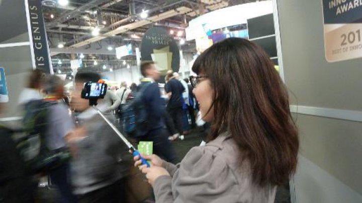 CapitalFMKenya's tweet image. Washington museums ban selfie sticks (goo.gl/ilVX2u)