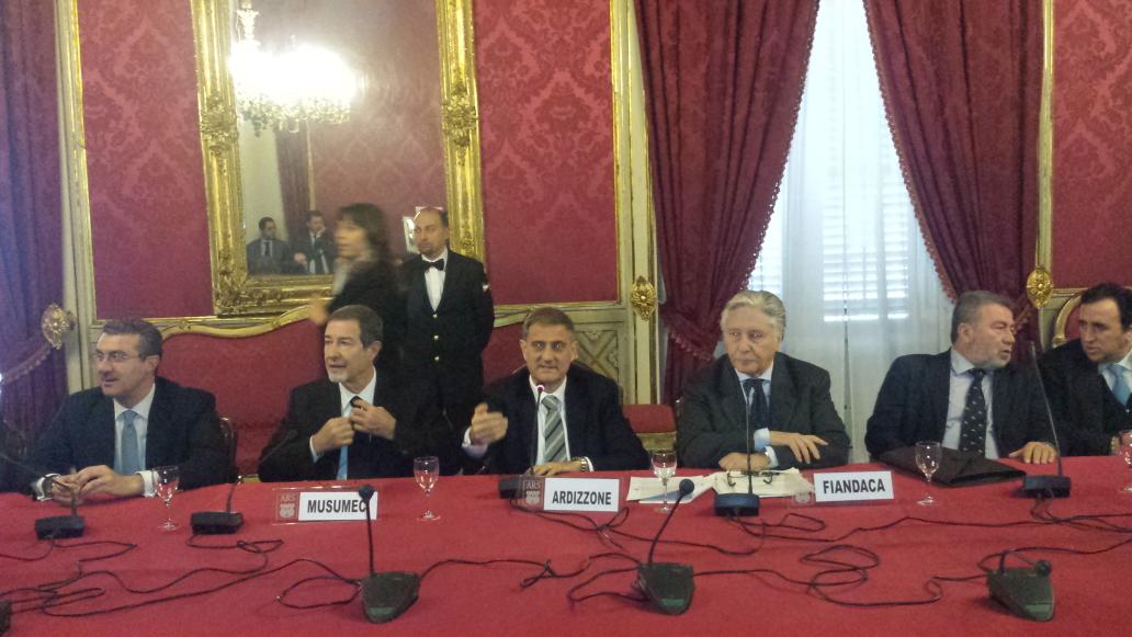 Il presidente <a href="/GiovanniArdizz1/">Giovanni Ardizzone</a> a conferenza su politica ed etica della responsabilità. @Musumeci_Staff <a href="/G_FIANDACA/">Giovanni Fiandaca</a>