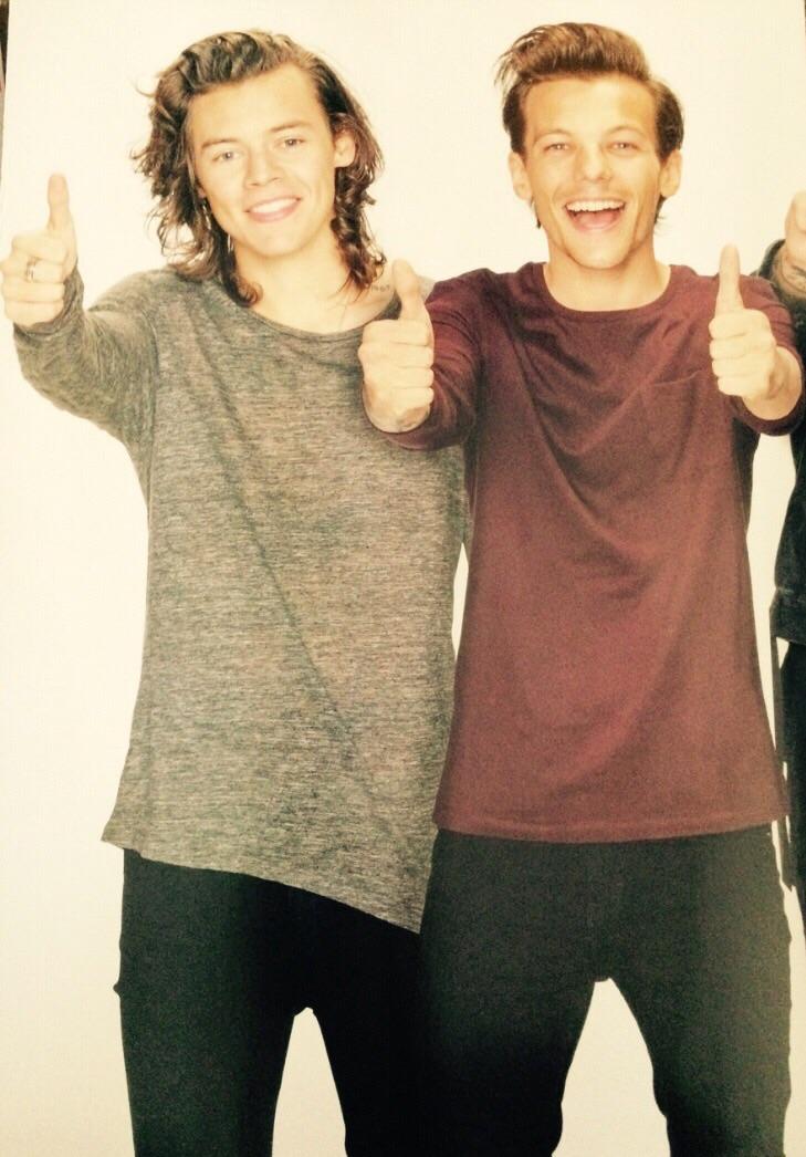 LouGirl_4's tweet photo. Thanks again Japan. You were so good to us. 💙💚
#NextToEachOther http://t.co/cRudqzotCy