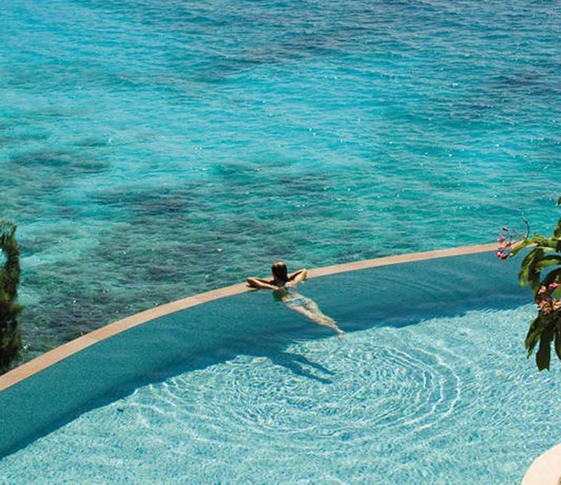 healthypools's tweet image. It’s crystal clear that we would rather be soaking up the sun at this tropical pool at the @FSSeychelles right now.