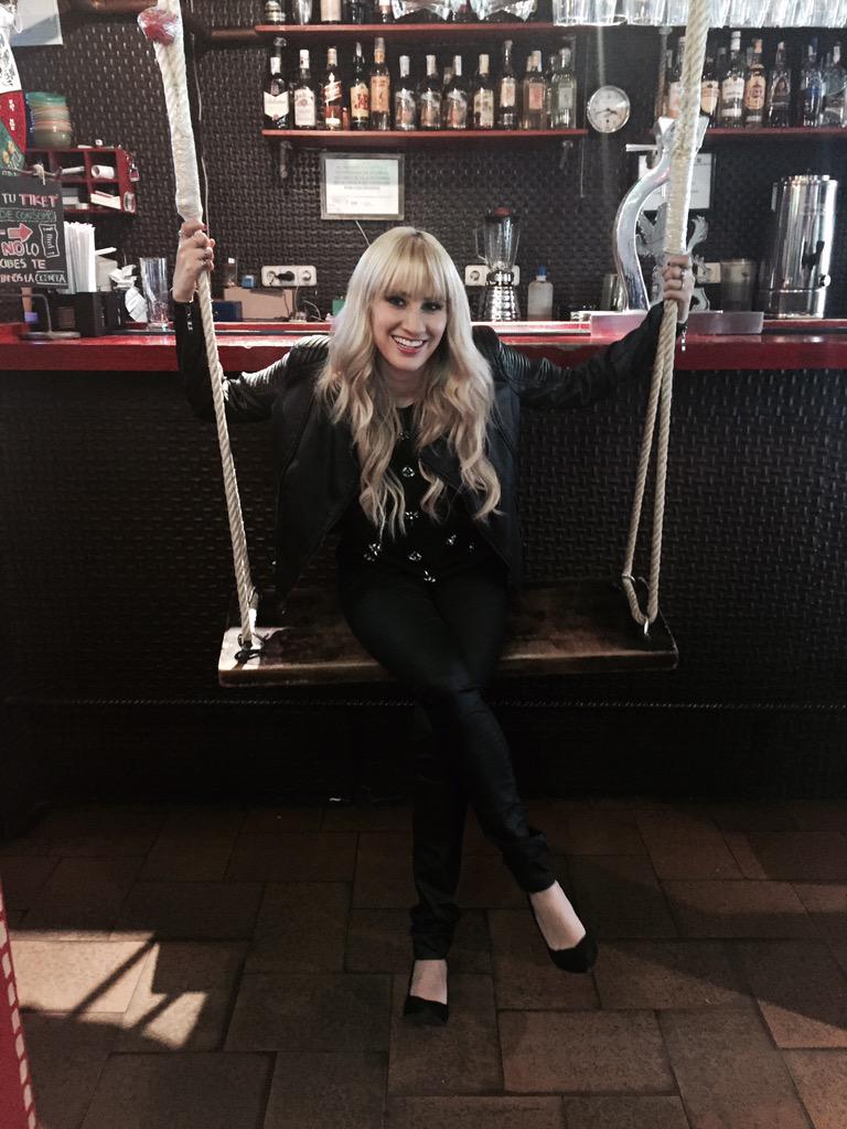haashoficial's tweet photo. Haciendo entrevistas en @panzones 😍😍 #VivaMexico #1FHechoRealidadEspaña http://t.co/6UKkMbJKzh