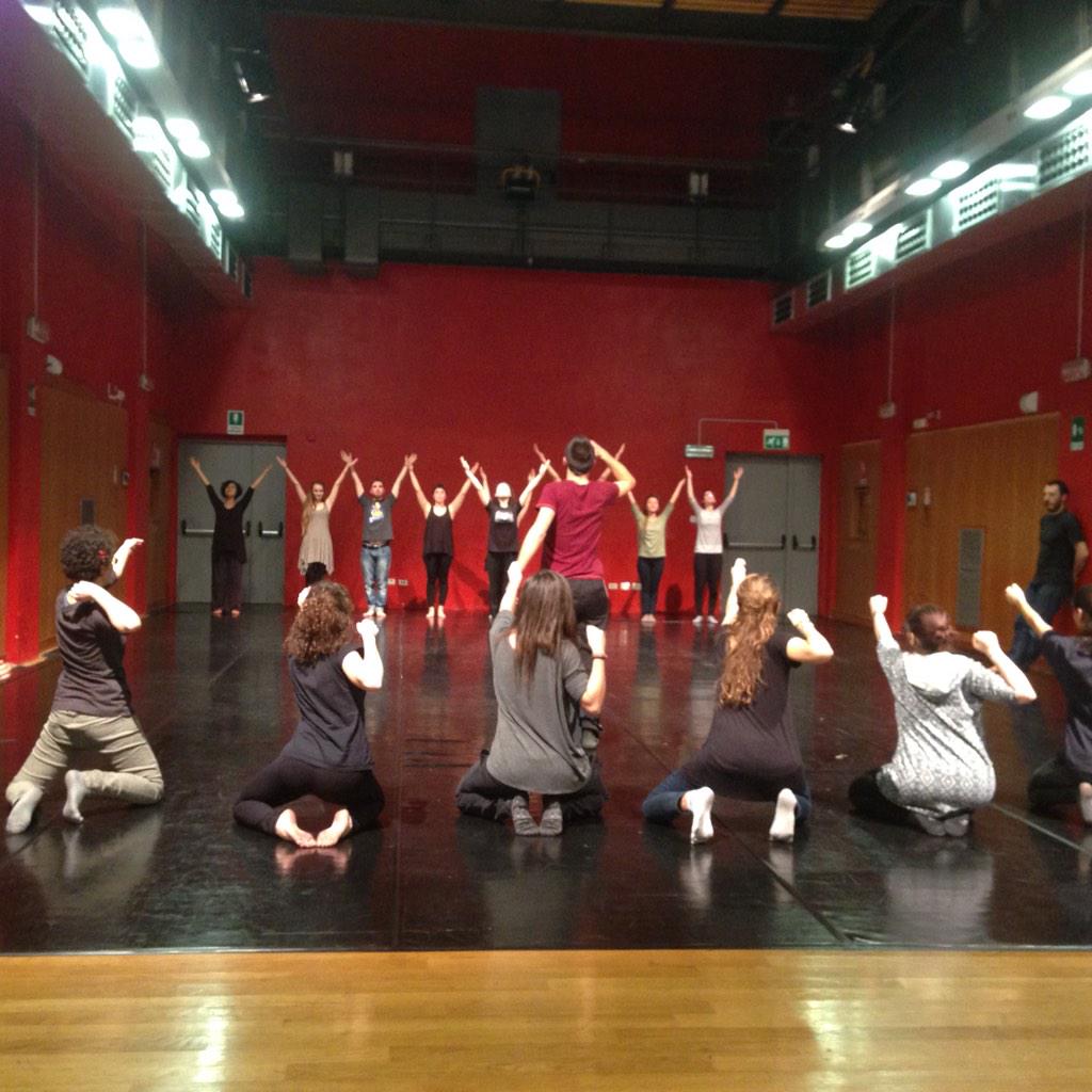 Specchio riflesso: Babilonia Teatri ai Laboratori delle Arti a Bologna <a href="/minimoterrestre/">Massimo Marino</a> <a href="/stefanocasi1/">stefano casi</a> @InfoTaluni