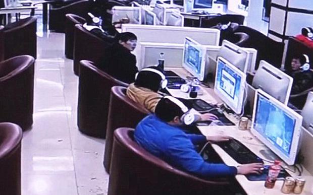 ActualidadRT's tweet photo. China: Un joven muere tras 19 horas jugando a 'World of Warcraft' http://t.co/9cC5HYiXas http://t.co/1RNUb0MlOA