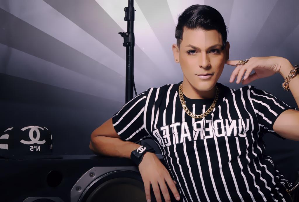 HOY estaré como invitado en <a href="/ivideostv/">i - VIDEOS</a> por <a href="/canal_i/">Canal i</a> hablando sobre mis nuevos proyectos !!! A las 6;00 pm sintoniza !