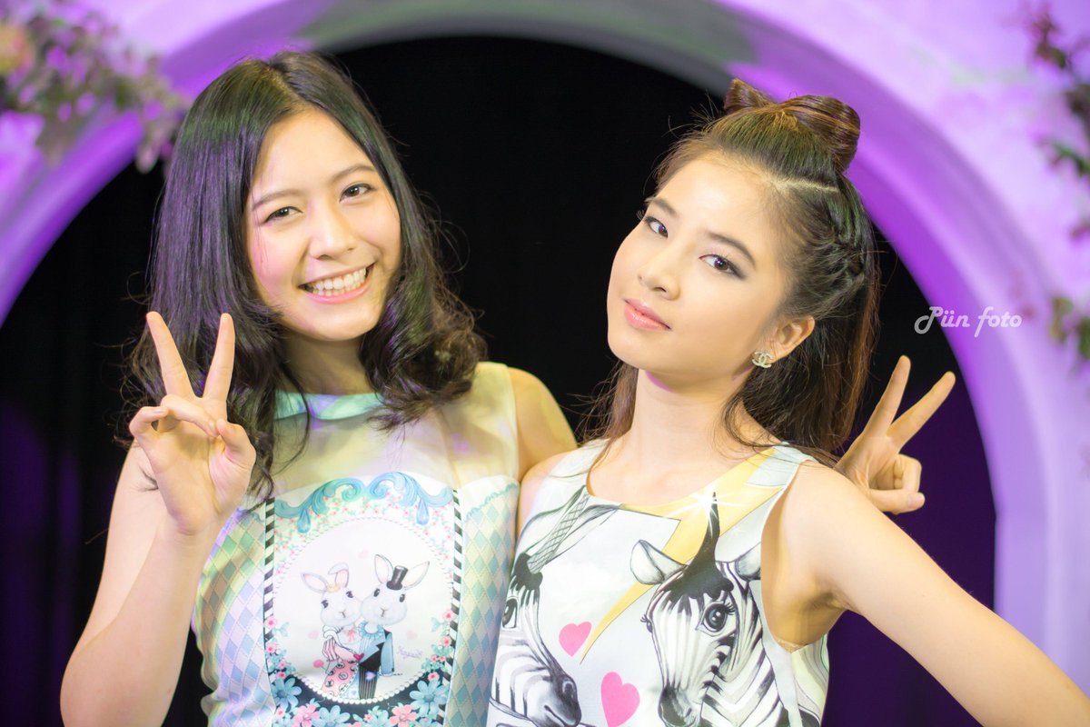 fonsntct's tweet photo. "punvong: @fon_sntc @Frungnarikunn แพคเดี่ยว และ แพคคู่ อิอิ ^^ http://t.co/sj009mmaiG"