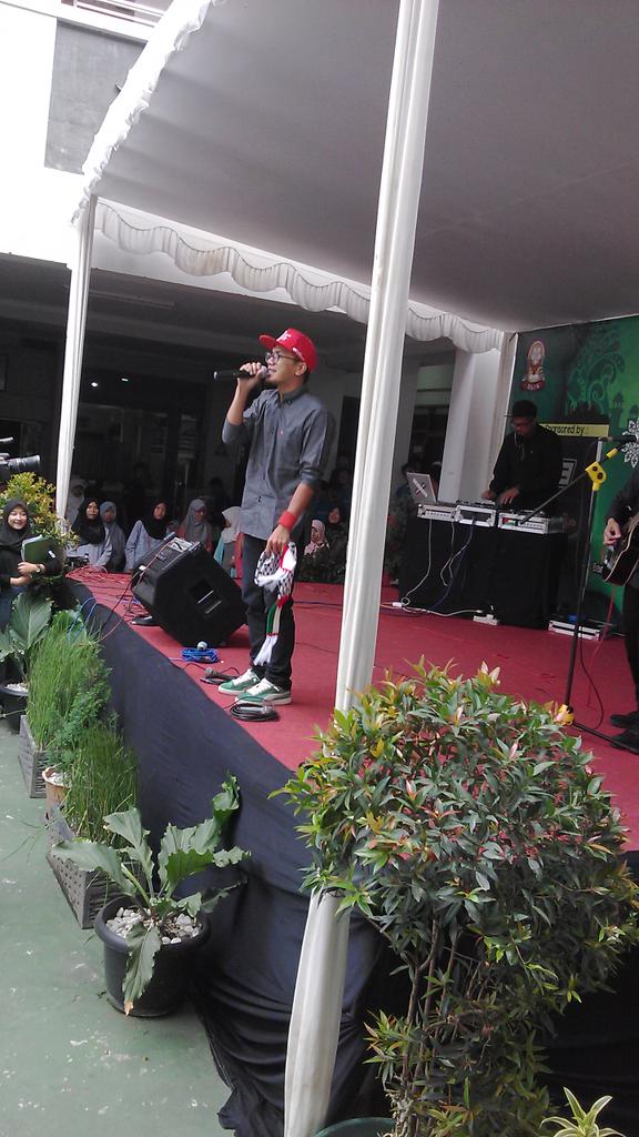 <a href="/ebithEBITH/">#RAPyat</a> at fesbar <a href="/osis6bdg/">OSIS SMAN 6 Bandung</a>