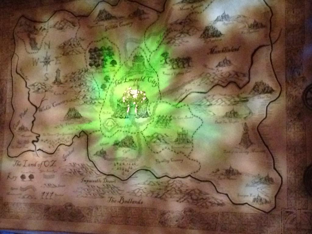 RachP2014's tweet photo. Great night yesterday watching Wicked at The Bristol Hippodrome. #Wicked  #theatre #familytime http://t.co/1OqQm14OlI