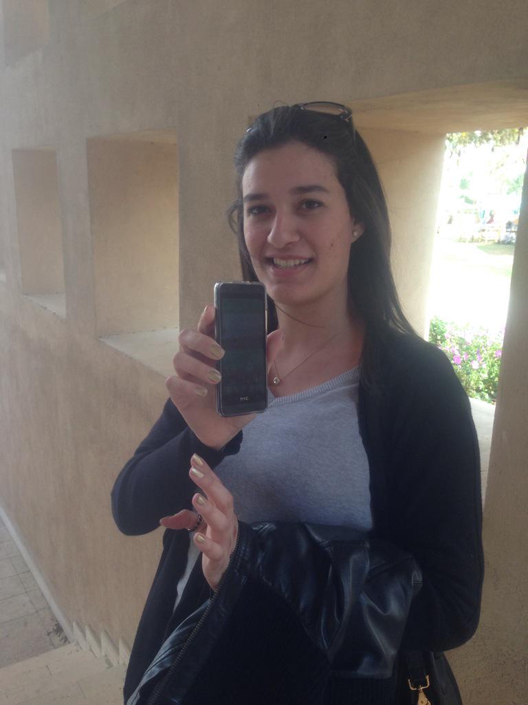 Ibrahim95Nour's tweet photo. Mahi Ali, Marketing graduating senior , follows news on #Linkfeed. #JRMC2202 #JRLWeb http://t.co/gYnWCPbkb4