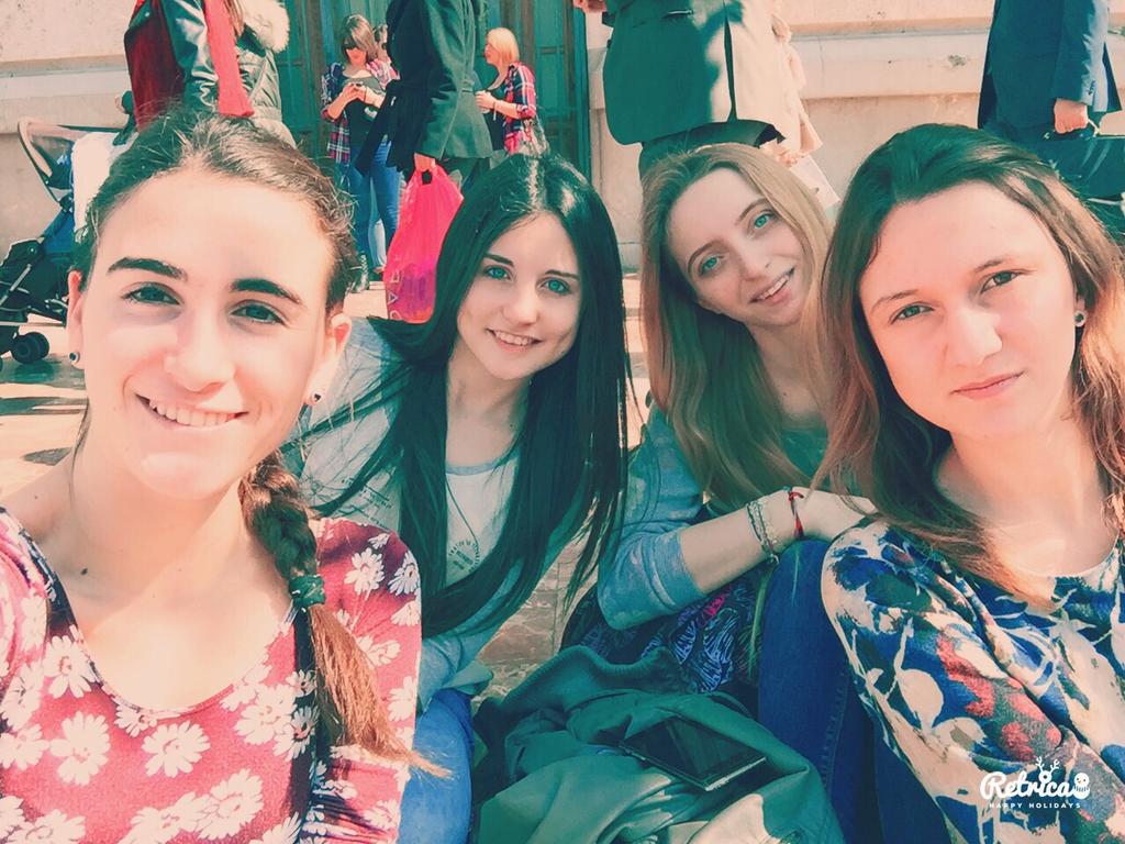rebecamarras's tweet photo. “@lauravm96: Mascletà con mis chicas 🎆☀👌 #Fallas2015 #Countdown ⌚📆 http://t.co/sikzNeG88d”