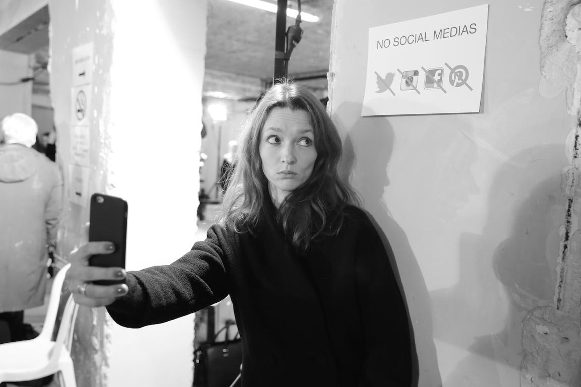 A day in 10 frames: Backstage, front row and on the runway at day one of #PFW voguefr.fr/PFW1pictures