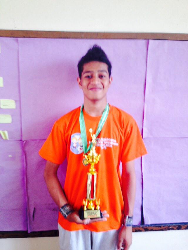 _tareqcabigon's tweet photo. Thankyou Lord!!!!!! #Champion #LowerDivision #MostValuablePlayer http://t.co/uhWB4vL3yQ