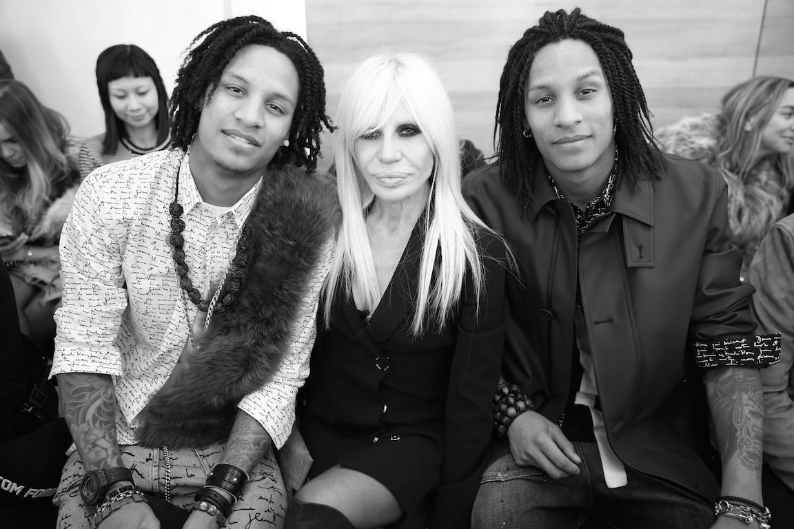 Les 10 images du jour de la Fashion Week de Paris, jour 1
voguefr.fr/1GjwPPf