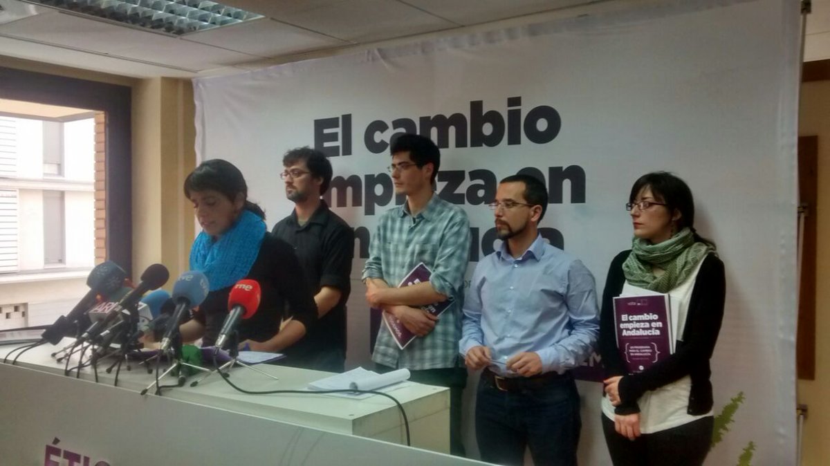 PODEMOS's tweet photo. Acaba la rueda de prensa de presentación del #ProgramaAndalucia. Gran expectación por las propuestas para el cambio. http://t.co/rv0WUoBuaQ