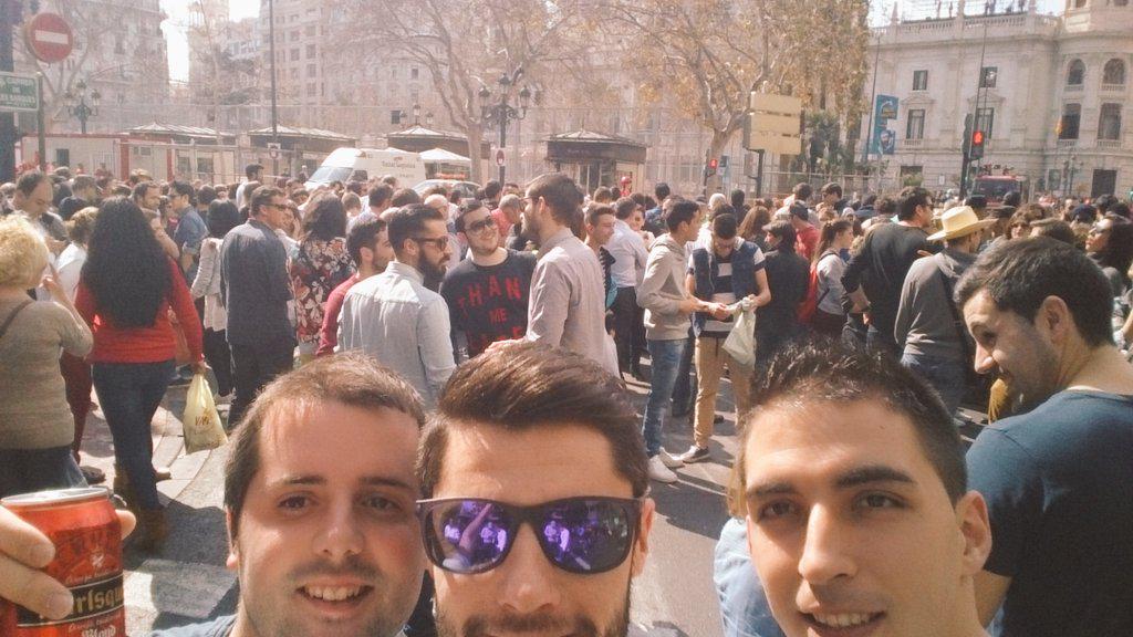 JoseRevertC's tweet photo. Después de la sesión de training, toca disfrutar de la mascletà y del caloret faller!!! http://t.co/OOSTdPgPFR