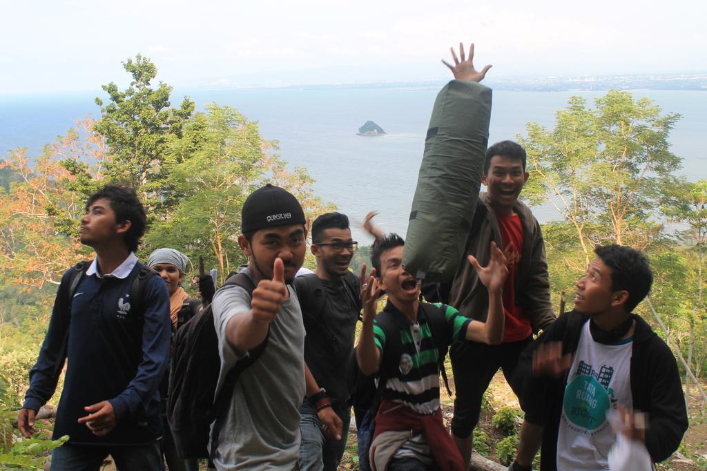 P3LAceh's tweet photo. Di tonton ya rakan video perjalanan kita di lhok keutapang
http://t.co/Wvt9dLfr9g http://t.co/7HNH0b9za6