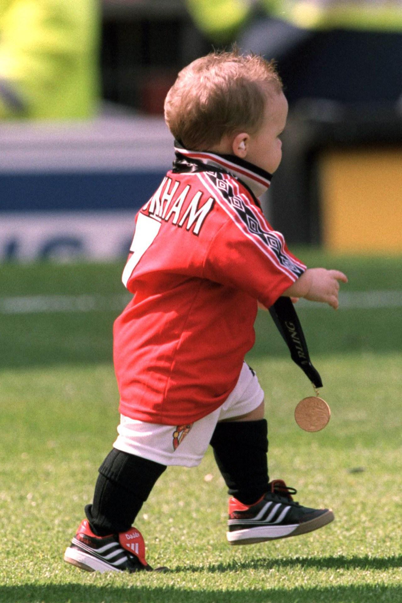 Happy 16th birthday Brooklyn Beckham  