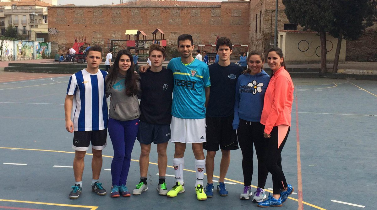 siempredxt's tweet photo. Hoy 2ª semifinal del #3x3solidario
¡Mañana jueves se disputará la FINAL! #gashenalecherasolidaria con #Stophambre http://t.co/rB7ENypZHS
