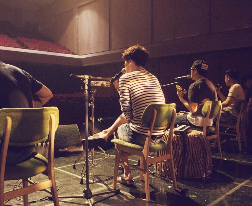 4MENCONCERT's tweet photo. 그동안 포콘지기에 주신 애정 감사했습니다!3년동안 소식을 전하는것만이 아닌,여러분과 함께 소통하며 즐거움을 나눠 행복했어요ㅠ포맨콘서트에 변함없는 관심 부탁드리며!앞으로 콘서트소식은 @TheVibe_Ent 로! http://t.co/bXdXtK9Ozb