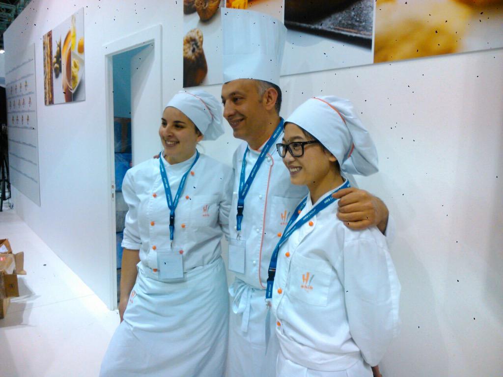 jluismateo10's tweet photo. Así da gusto.Cata de extraordinarios productos #illesbalears en @ITB_Berlin con el equipo de @EHIB1 @ATBIllesBalears http://t.co/zOGVJMHYJh