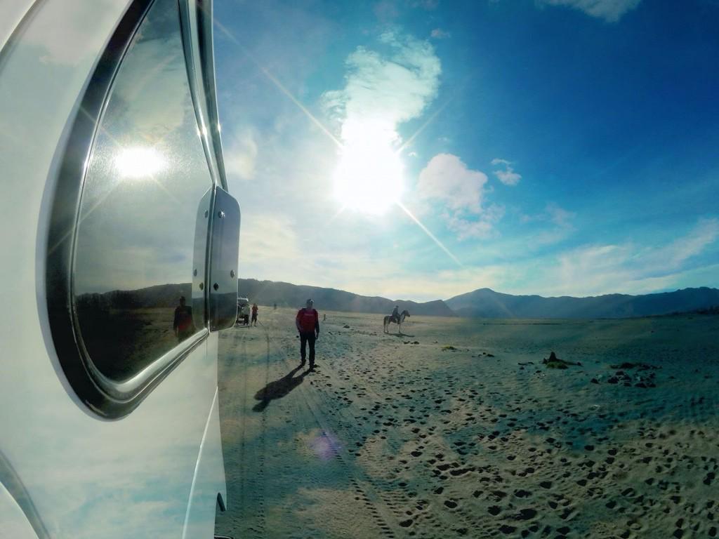FoodandRock_'s tweet photo. Shoot Food And Rock @chefharyo with Donny Studio Motor at Bromo Mountain http://t.co/DNOfQDMwC7