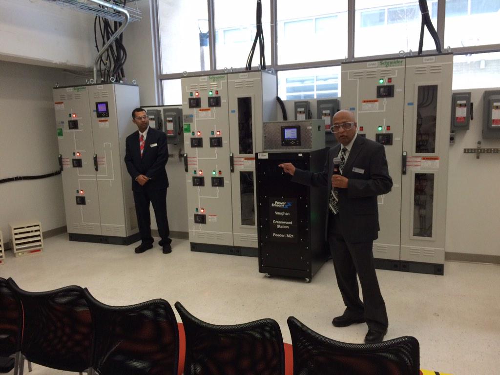 tmuCUE's tweet photo. Bob Singh, CUE research fellow, and Dr. Bala Venkatesh do a demonstration of the #SmartGridLab http://t.co/PdvE26No6T